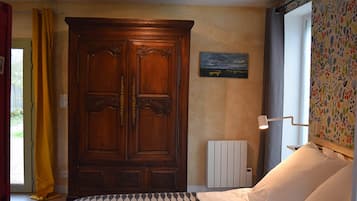 1 chambre, fer et planche Ă repasser, Wi-Fi gratuit, draps fournis