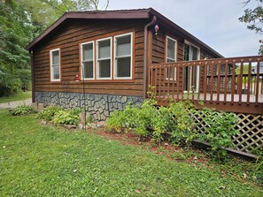 Exterior - Hunters Cove, Private Home,1+acre,nearWIDells,private pier,FREE FIREWOOD,firepit (Adams)