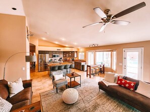 智能电视、壁炉