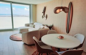 Dining - Charming appartment with splendid frontal sea view! (Brugge)