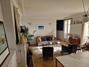 TV - Superb apartment - 16th arrondissement (Paris)