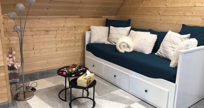 Apartment with whirlpool bath