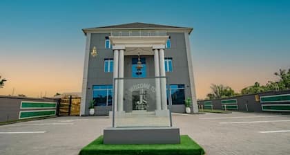Jahz Empire Suites