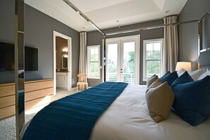 5 bedrooms, iron/ironing board, free WiFi, bed sheets