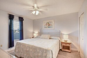 1 bedroom, iron/ironing board, WiFi, bed sheets - Pelican Beach 0309 (1-Bedroom Condo) with Pool by Pelican Beach Management (Destin)