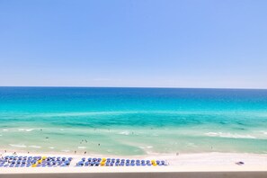 Una spiaggia nelle vicinanze