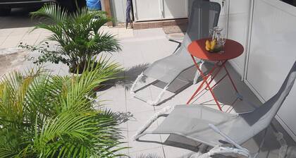 Cosy F2 in cosy villa + car rental possible