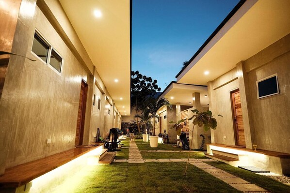 المنشأة من الخارج