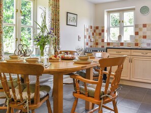 Dining - 3 bedroom accommodation in Westbury-sub-Mendip (Westbury-sub-Mendip)