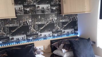 Family Mobile Home | 3 bedrooms, blackout curtains, iron/ironing board, bed sheets