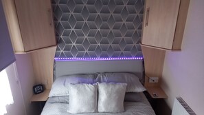 Family Mobile Home | 3 bedrooms, blackout curtains, iron/ironing board, bed sheets
