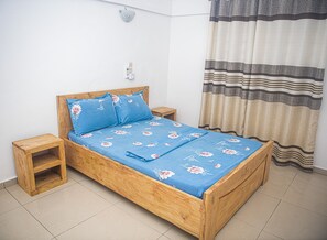 3 chambres, fer et planche à repasser, lit parapluie, Wi-Fi gratuit