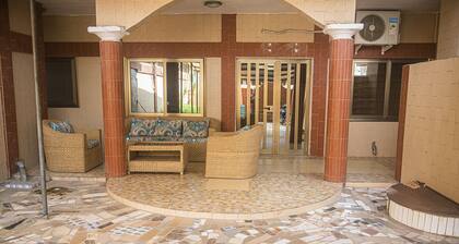 MAGNIFICENT TOWNHOUSE COTONOU/FIDJROSSE PLAGE