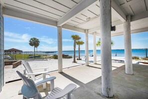 Terrace/patio - 🏝️Gorgeous SoundFrontViews-Private Beach Access-Comm.Pool+Hot Tub-4BR Blue Skye (Navarre Beach)