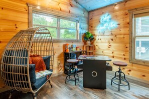 Interior - Mountain Cabin/Indoor Pool/Hot Tub/Games/Views (Sevierville)