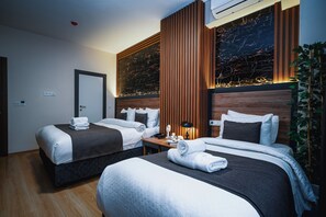 Habitación triple económica | 1 habitación, sábanas italianas Frette y ropa de cama de alta calidad
