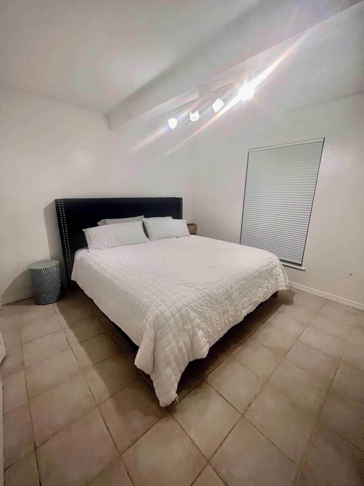 2 bedrooms, iron/ironing board, WiFi, bed sheets
