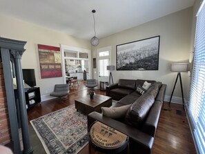 Smart-TV, Bücher, Computerbildschirme