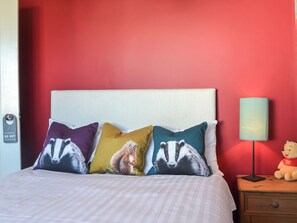 2 bedrooms, free WiFi, bed sheets - We love the location of this cosy chalet on this popular holiday village. (Wilsthorpe)