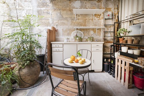 Heart of Bordeaux, charming apt with patio
