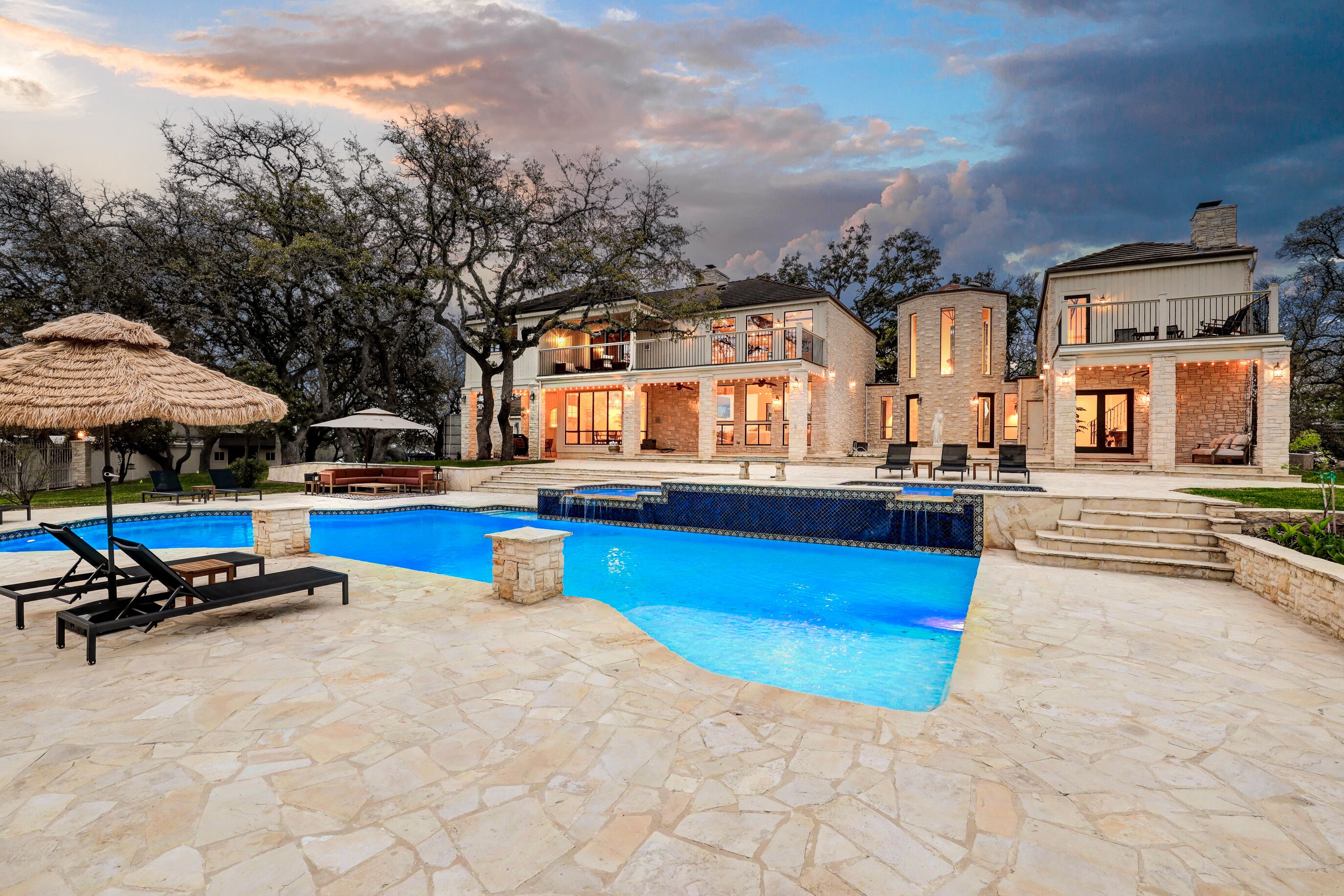 The Majestic Oak! A Luxury Resort Style Estate!