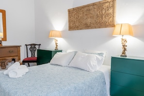 1 bedroom, desk, iron/ironing board, free WiFi