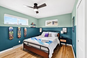 5 Schlafzimmer, Schreibtisch, Bügeleisen/Bügelbrett, Reisekinderbett