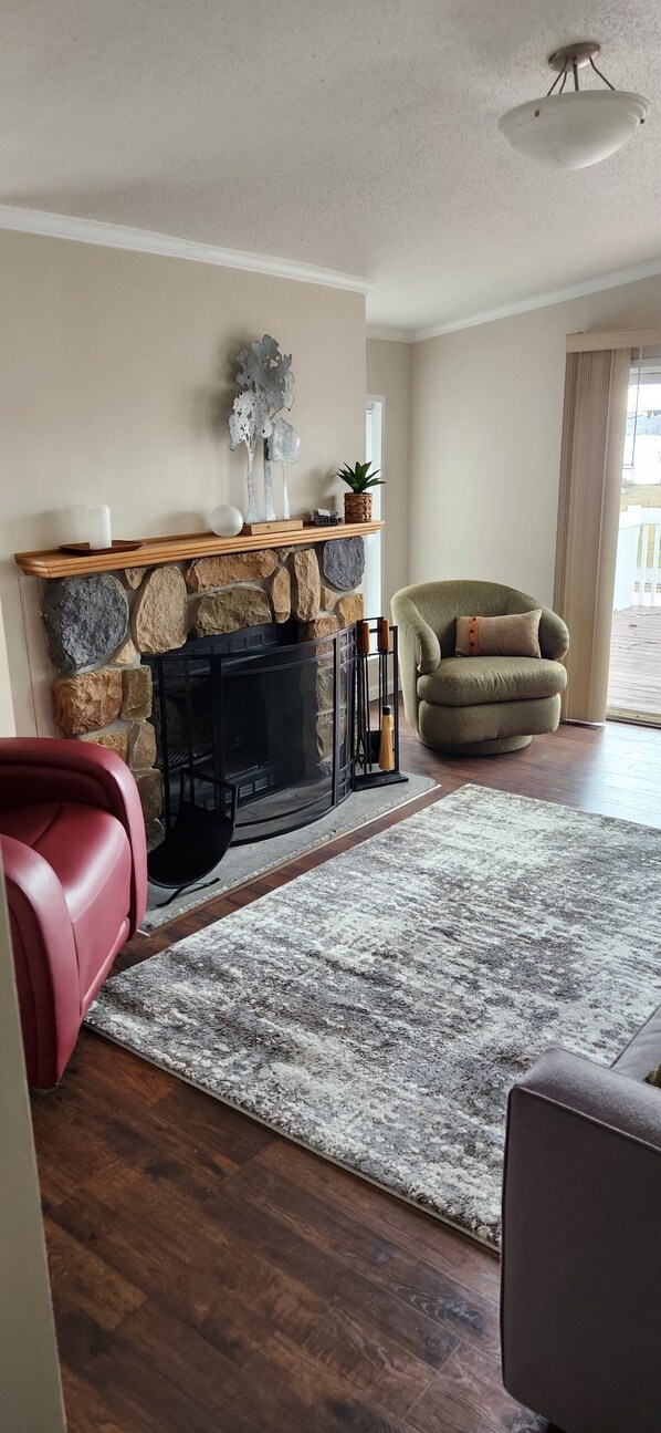 TV, fireplace - Lake Views from Great Deck, newly remodeled, Family members of all ages (Addison)