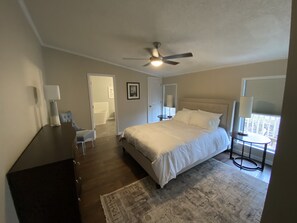 3 bedrooms, desk, iron/ironing board, travel crib - Lake Views from Great Deck, newly remodeled, Family members of all ages (Addison)