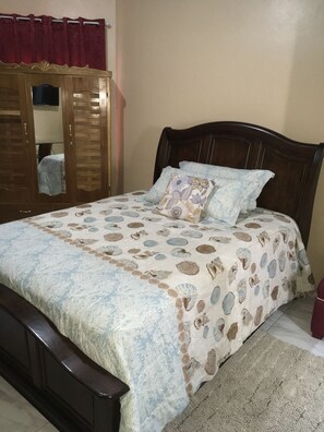 2 Schlafzimmer, Daunenbettdecken, Pillowtop-Betten