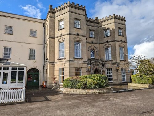 4/5 bed terraced family home Bristol w parking