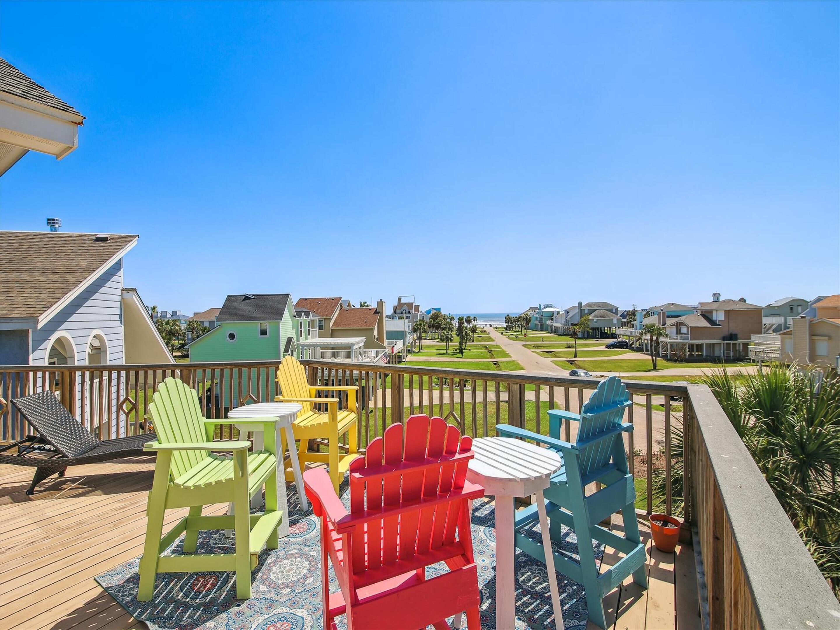 The Fiddler Crab | Great Location, Walk to Beach!