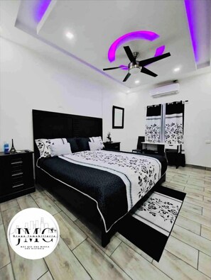 3 bedrooms, iron/ironing board, WiFi, bed sheets