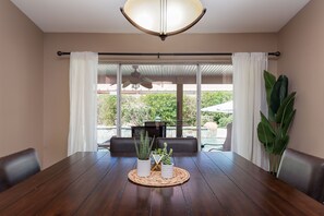 تناول الطعام