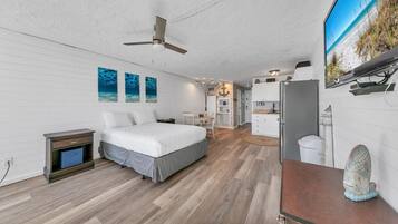 Iron/ironing board, free WiFi, bed sheets