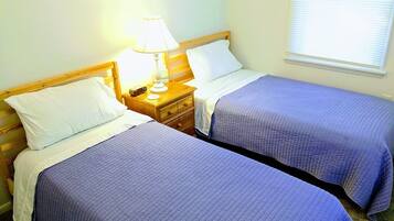 2 bedrooms, iron/ironing board, travel crib, free WiFi