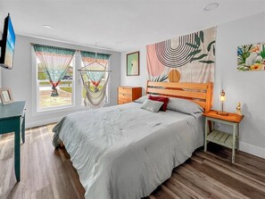 4 bedrooms, bed sheets