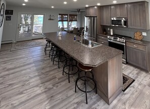 KĂŒhlschrank, Mikrowelle, Ofen, Herdplatte