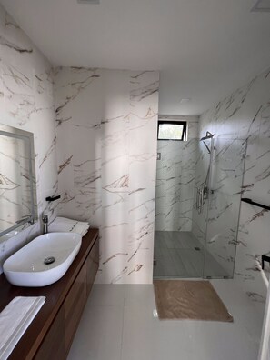 Dusche, Handtücher, Seife
