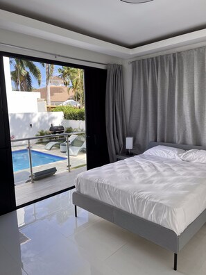 3 bedrooms, WiFi, bed sheets - Luxurious Private Villa with Pool. Private beach access! (Sosua)