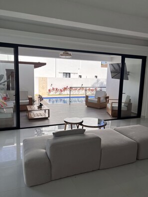 Living area - Luxurious Private Villa with Pool. Private beach access! (Sosua)