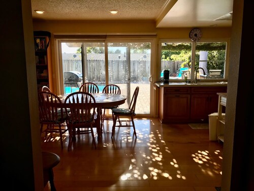 Tranquil Goleta 3/2 Home, Pool & Spa, WIFI, near Beaches, Golf, UCSB, Fun/Relax!