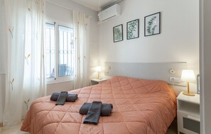 2 chambres, fer et planche à repasser, lit parapluie, Wi-Fi gratuit