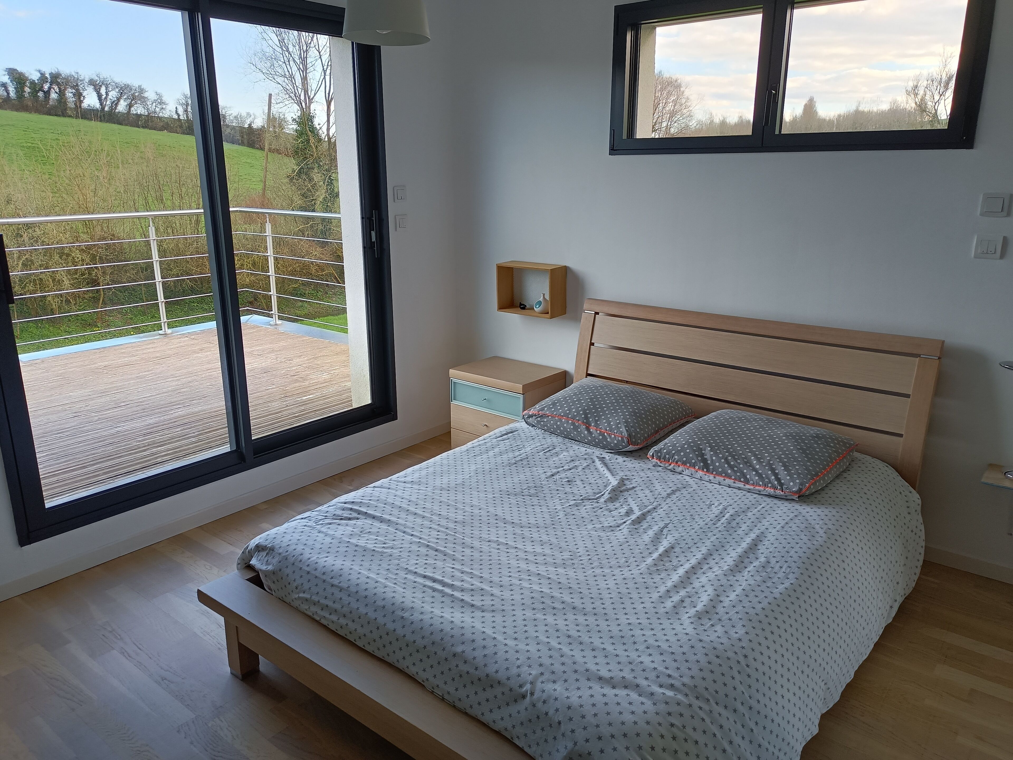 4 bedrooms, iron/ironing board, free WiFi