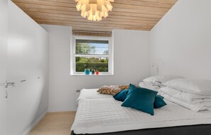 3 bedrooms, free WiFi - Beautiful home in ølsted with sauna (Ølsted)