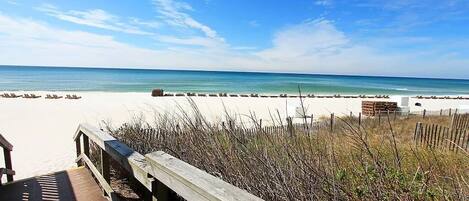 Liegestühle, Strandtücher