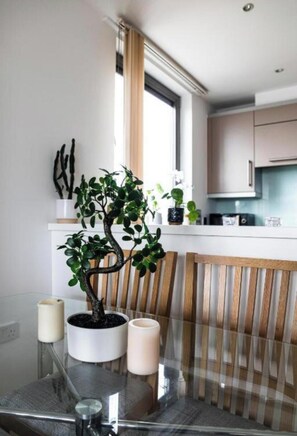 Interior - Shadwell Apartments Atomic London View (London)