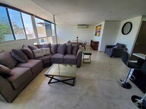 TV - Beautiful villa up to 25 people in Marina Vallarta (Puerto Vallarta)