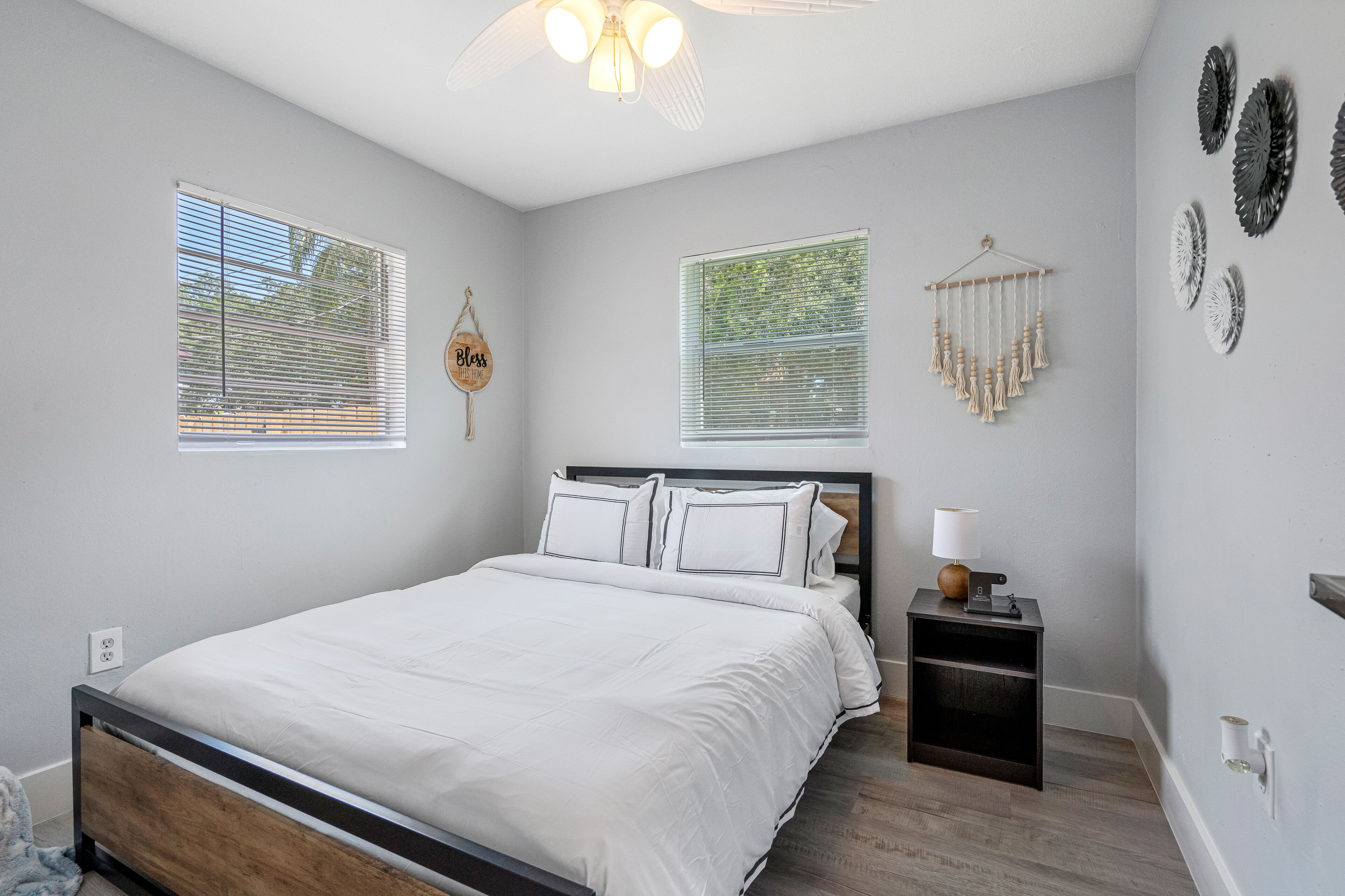 2 chambres, fer et planche à repasser, lit parapluie, Wi-Fi gratuit