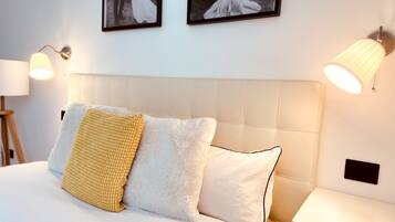 2 bedrooms, desk, iron/ironing board, travel crib